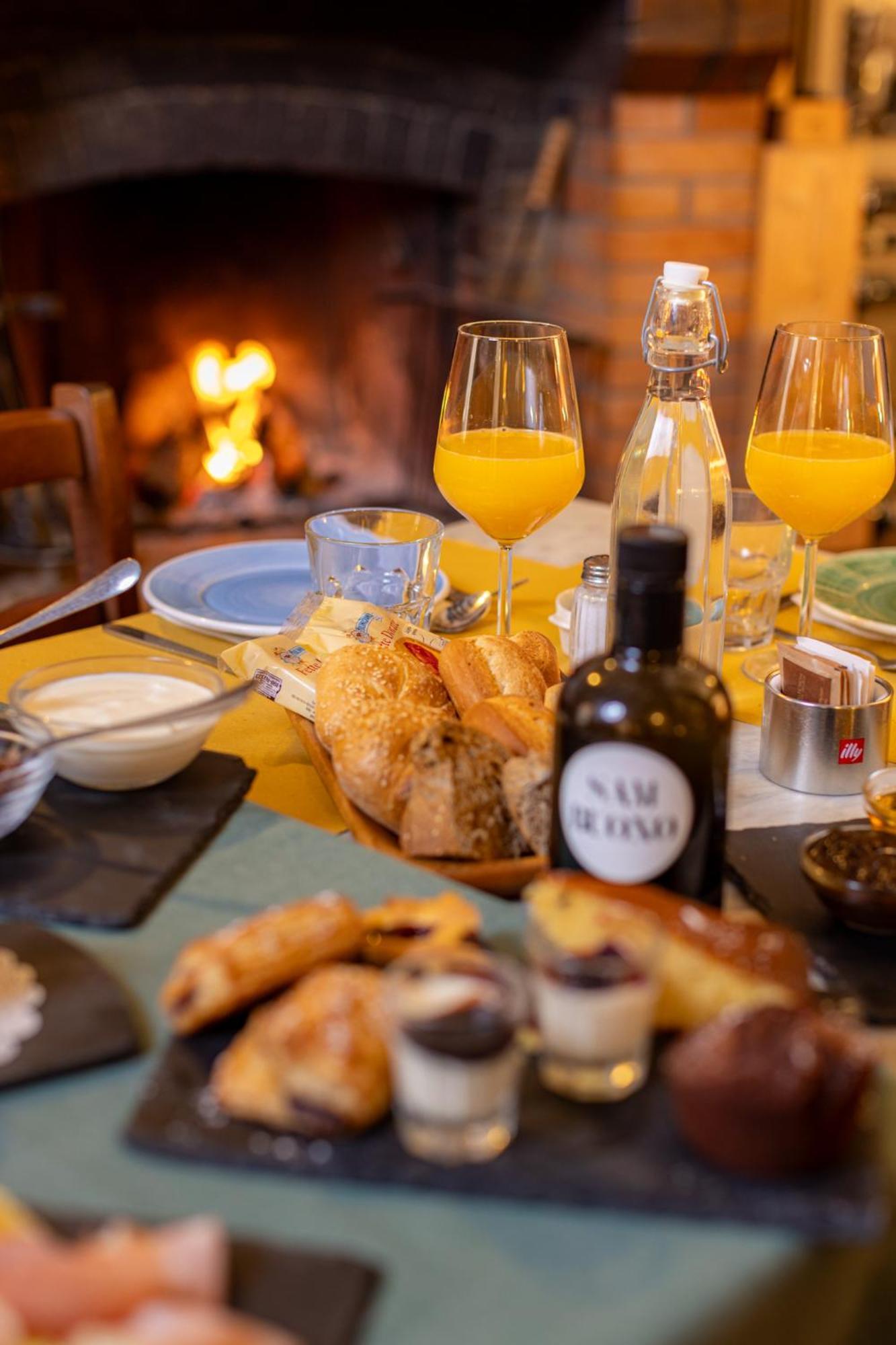 Torre Camaldoli B&B - Borgo Capitano Collection - Albergo Diffuso サン・クイーリコ・ドルチャ エクステリア 写真